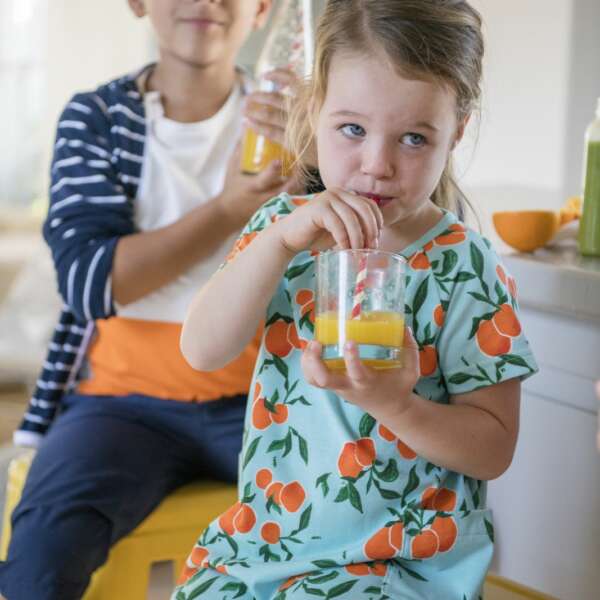 Šaty s ovocím a UV Propelli Reima tyrkysové