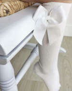 CÓNDOR Hladké podkolienky 200 so saténovou mašľou na boku biele Knee high sock bow white 2482 | Welcomebaby.sk