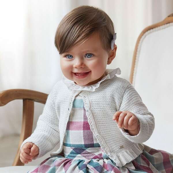 Pletený sveter na gombíky s volánom Mayoral newborn krémový