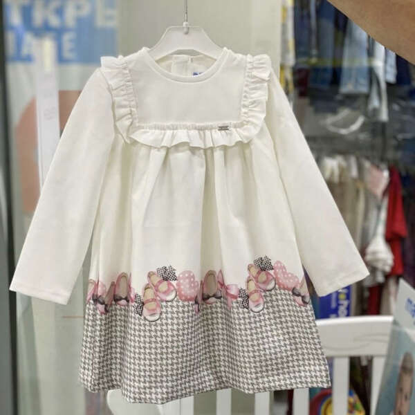 Šaty s dlhým rukávom, volánom a potlačou topánok a mašličiek Mayoral biele