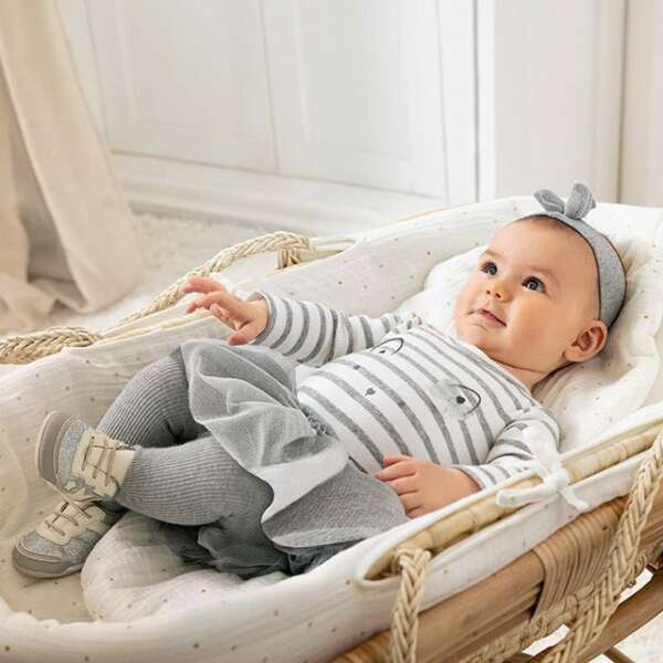 Tylová sukňa s pančuškami, body a čelenkou pre bábätká Mayoral sivý | Welcomebaby.sk