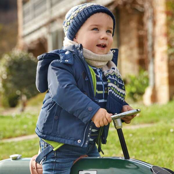 Chlapčenská bunda s kapucňou a veľkými gombíkmi Mayoral