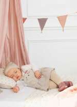 Šaty na traky pre novorodenca Mayoral krémová | Welcomebaby.sk