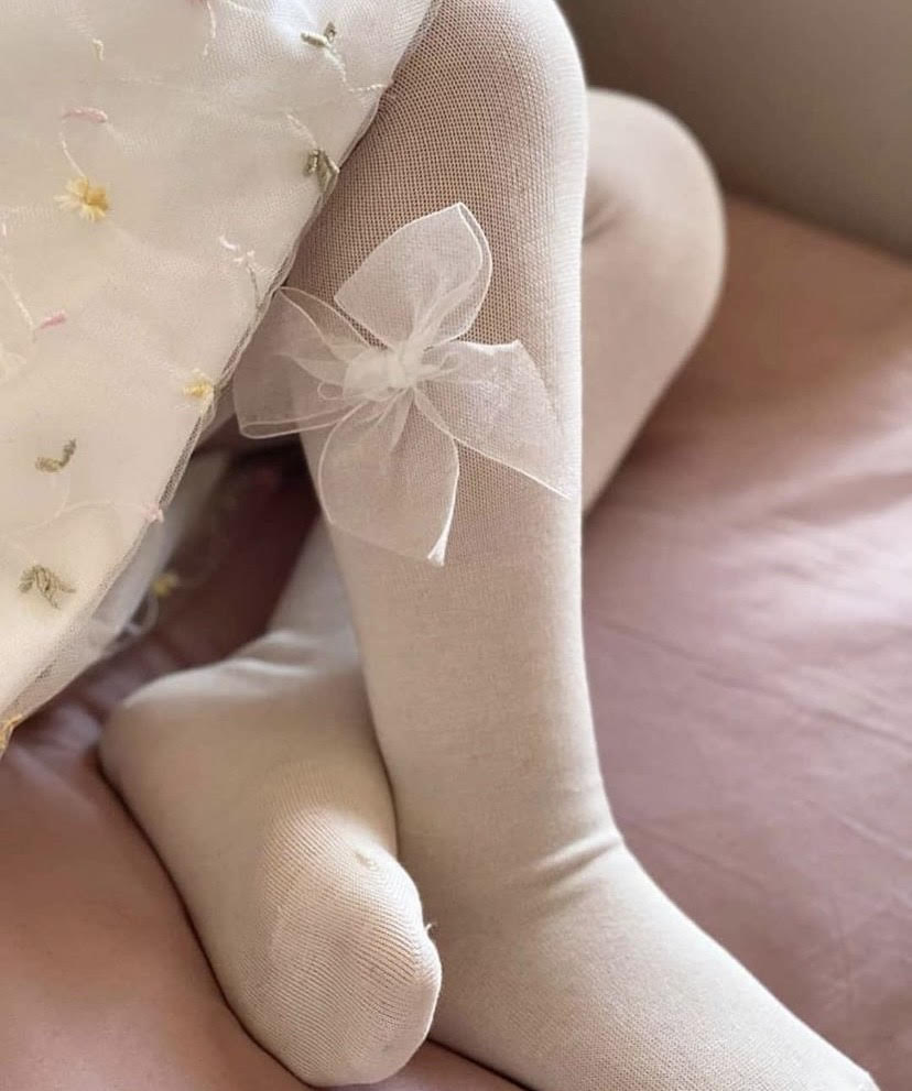 Hladké pančuchy s tylovou mašľou organza ceremonia jemne krémové | Welcomebaby.sk Hladké pančuchy s tylovou mašľou organza ceremonia jemne krémové | Welcomebaby.sk