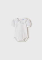 MAYORAL BABY body s vyšívaným volánom biele 1701 | Welcomebaby.sk