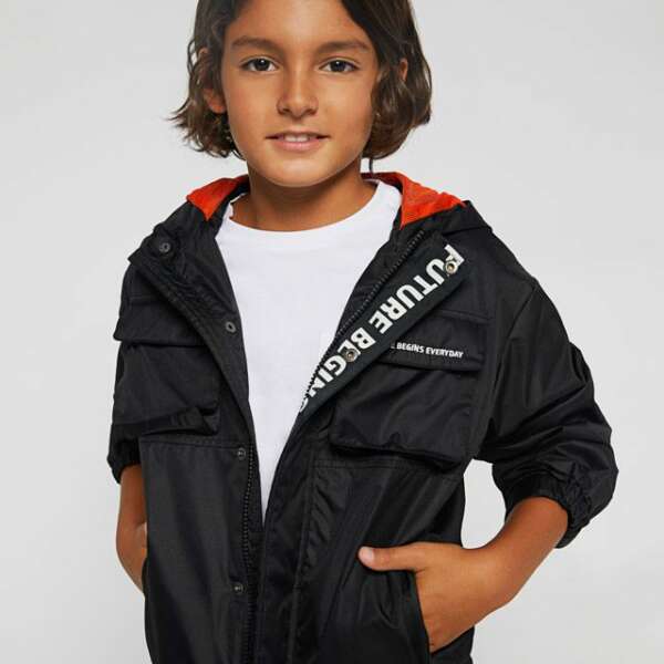 MAYORAL Prechodná bunda s kapucňou čierna Multi Pocket Windbreaker 6413 | Welcomebaby.sk