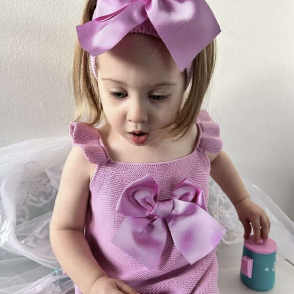 CÓNDOR Pletené šaty sakura ružové s veľkou saténovou mašľou Garter stitch dress large satin bow 55736 | Welcomebaby.sk