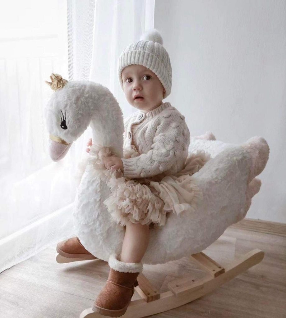 vianočný outfit béžovej farby s tutu sukňou | Welcomebaby.sk